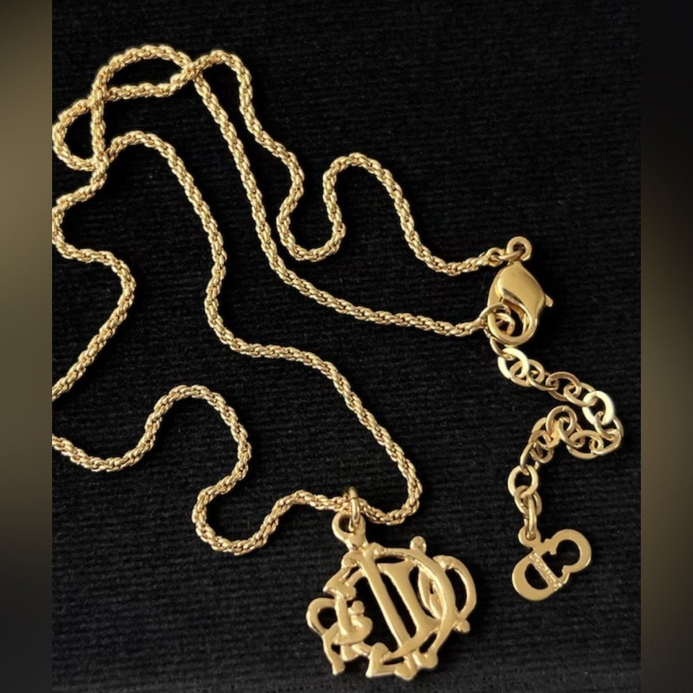 Dior Gold Pendant Necklace - Picture 5 of 10